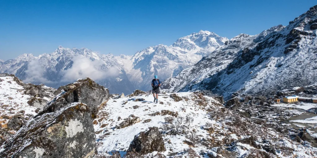 Trekking to the Sele La and Mirgin La passes KBC
